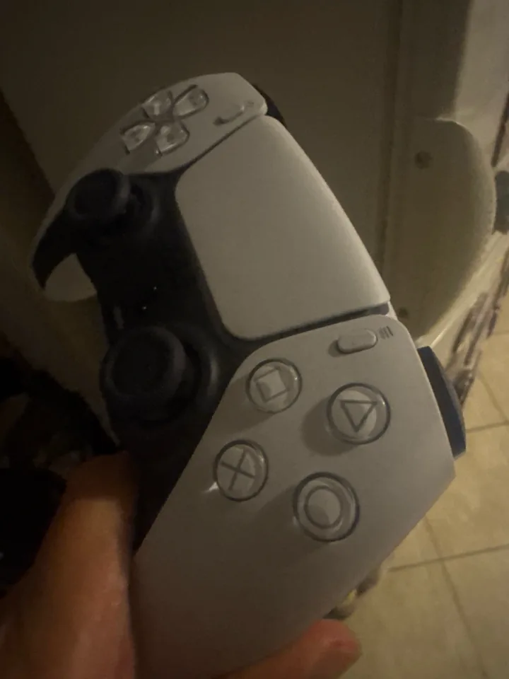 DualSense controller