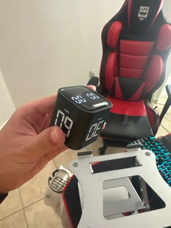 Gyroscopic cube timer
